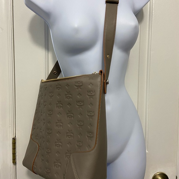 MCM Klara Medium Leather Hobo Shoulder-used 1x - Picture 9 of 9